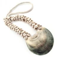 Necklace shell with Pauwa